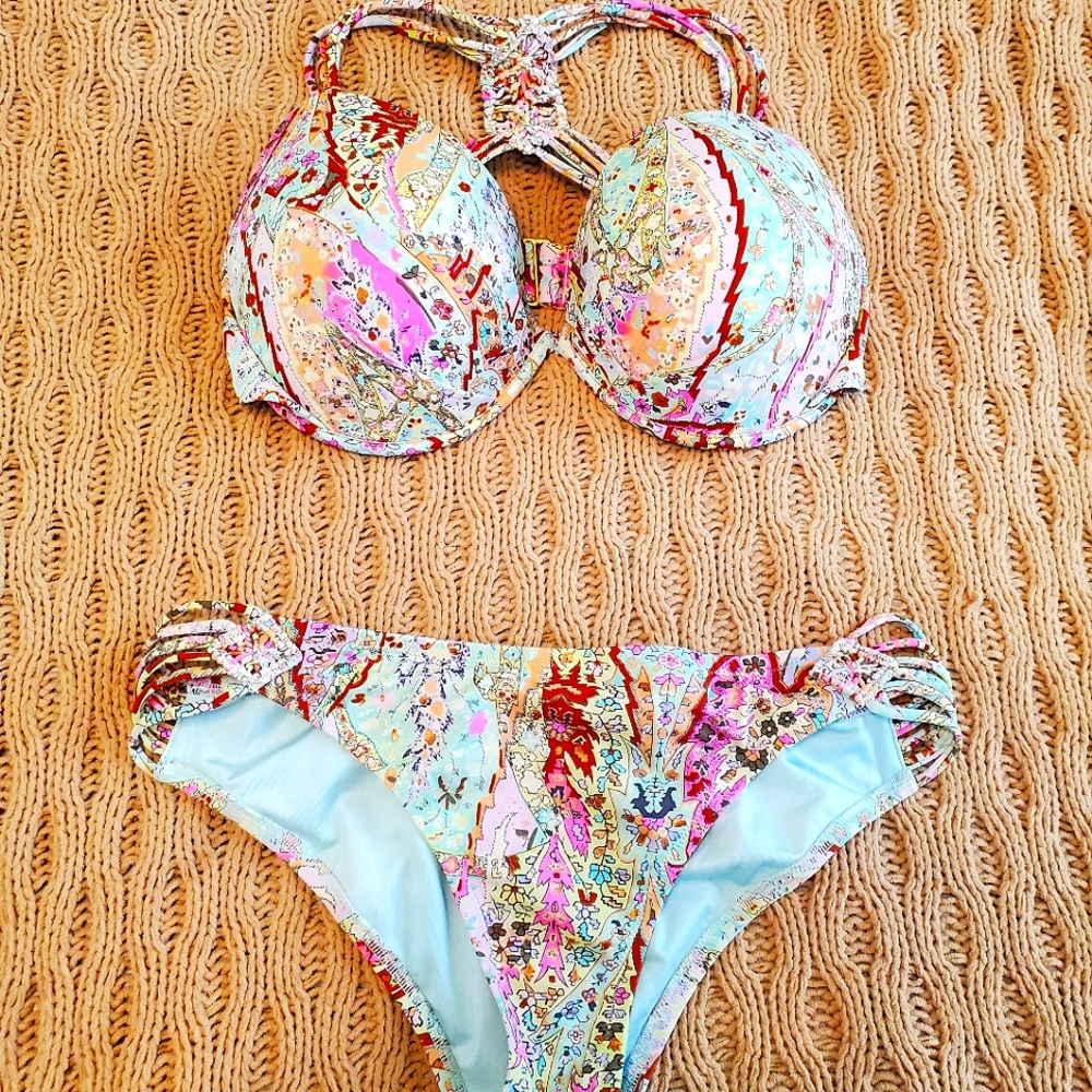 Victoria's Secret 36DD Racerback bikini with Large Bottom 👙